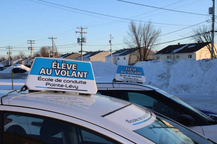 Voiture pour formation de conduite Lévis