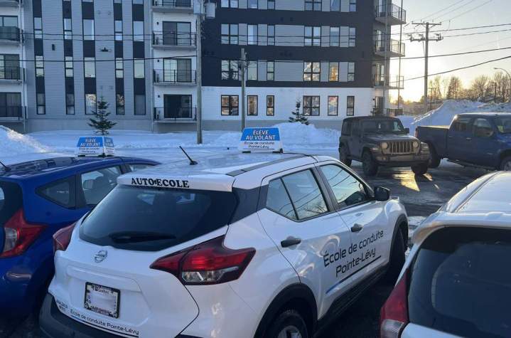 Voiture de l'école de conduite Lévis