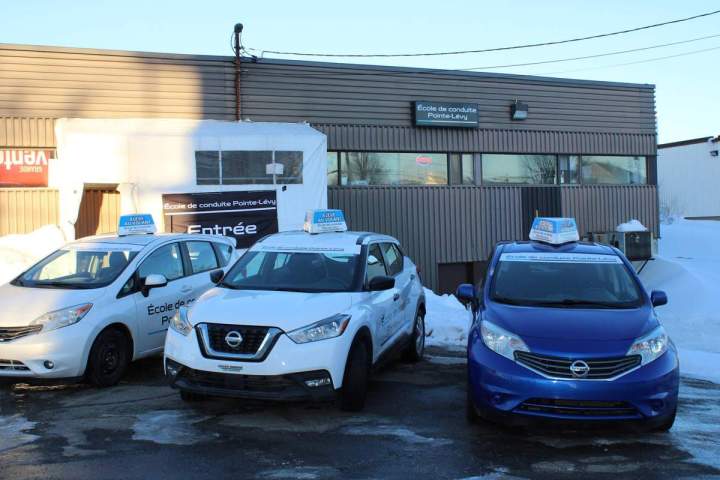 Véhicule pour examen Lévis